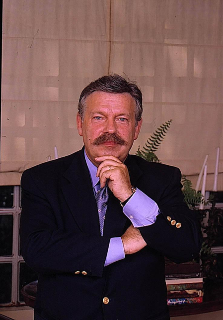 Fotogalería de José María Iñigo a través de los años
