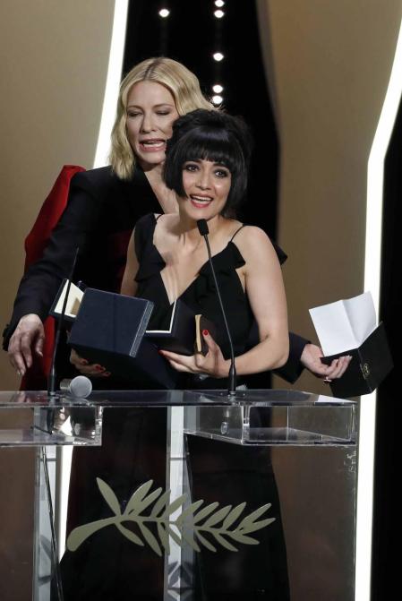 Varias fotos de los asistentes al fin del Fesival de Cannes de este año y de la ceremonia final