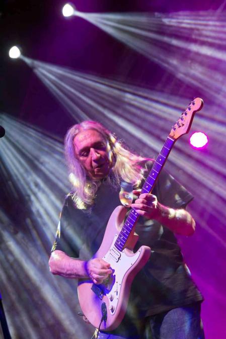1.700 personas asistieron al concierto que ofreció dentro de su gira de despedida en el festival Estaciones Sonoras
