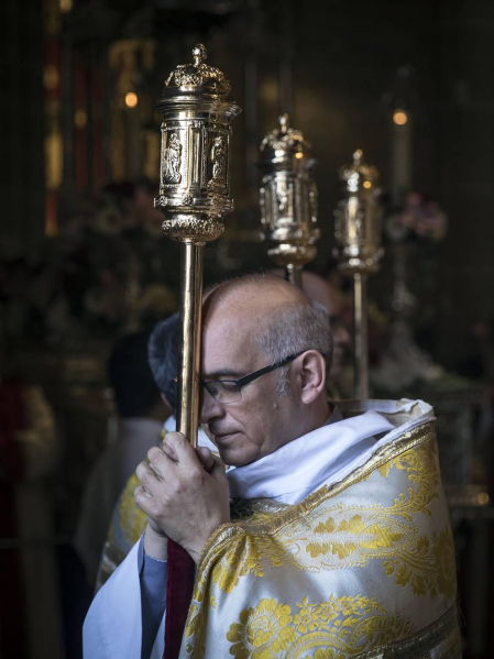 Procesión por las calles de Pamplona con motivo de la celebración del Corpus Christi.