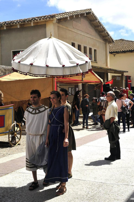 El Festival Romano de Andelo de Mendigorría alcanzó este año su XVII edición, una cita cultural y artística en la que se pudo disfrutar de la esencia del mundo romano con actuaciones teatrales y representaciones del ejército a pie de calle