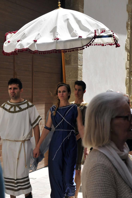 El Festival Romano de Andelo de Mendigorría alcanzó este año su XVII edición, una cita cultural y artística en la que se pudo disfrutar de la esencia del mundo romano con actuaciones teatrales y representaciones del ejército a pie de calle