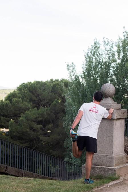 Sánchez comienza el día con una "carrera matinal" por los jardines de Moncloa