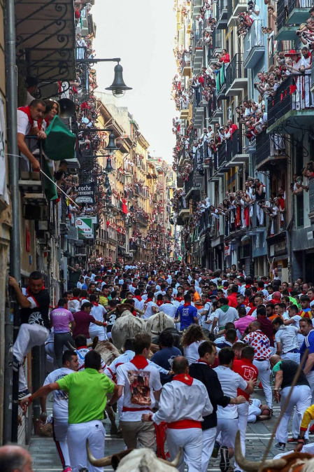 Imágenes del cuarto encierro de los Sanfermines 2018, con toros de la ganadería Fuente Ymbro.