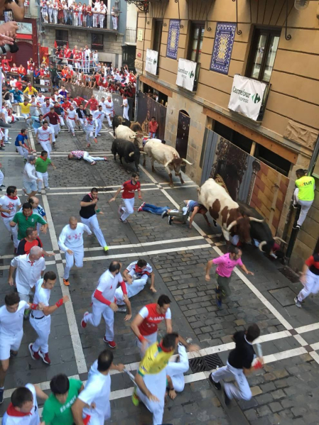 Imágenes del quinto encierro de los sanfermines, con toros de la ganadería Núñez del Cuvillo
