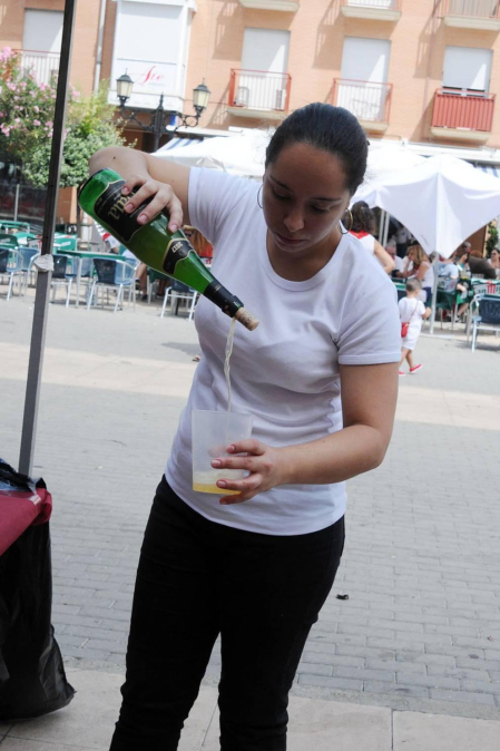 No dejan de sumarse festejos en Navarra desde el fin de los Sanfermines. El turno le llegó esta vez a la villa de San Adrián, que celebró sus fiestas patronales acompañado de la alegría y del buen ambiente. Los encierros, las degustaciones, la noche, las peñas, los fuegos artificiales, la plaza de toros, y pasar tiempo en familia o con amigos, son el atractivo de estos días. ¡Click! estuvo allí para recordarlo.