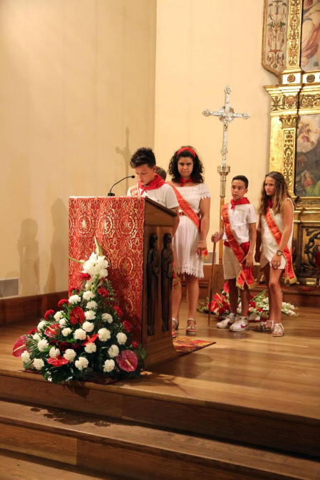 Imágenes sacadas a lo largo del Día del niño. Estas comprenden el balcón del ayuntamiento, la misa, marchando por la calle y con la banda.