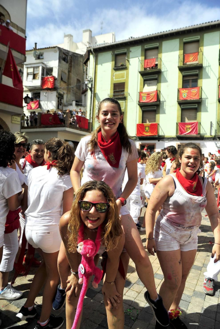 Imágenes de las fiestas de Funes del lanzamiento del cohete y homenajes del ayuntamiento