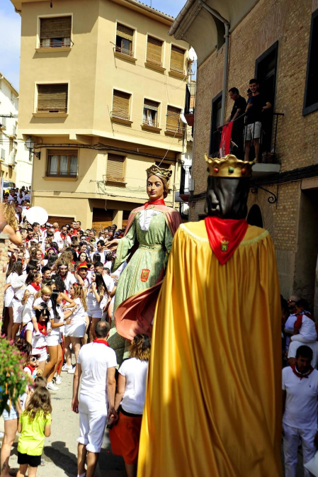 Imágenes de las fiestas de Funes del lanzamiento del cohete y homenajes del ayuntamiento