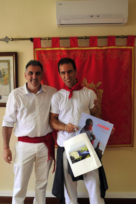 Imágenes de las fiestas de Funes del lanzamiento del cohete y homenajes del ayuntamiento