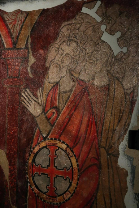 Arsus Paper ya está colocando en la iglesia la reproducción de sus pinturas murales