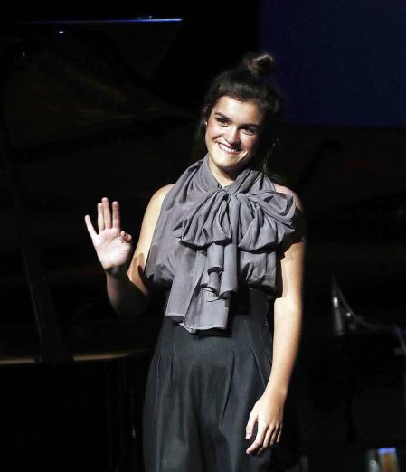 La ganadora de 'Operación Triunfo' ofreció este jueves, 4 de octubre, un concierto en el teatro pamplonés, acompañada por la Free Fall Band