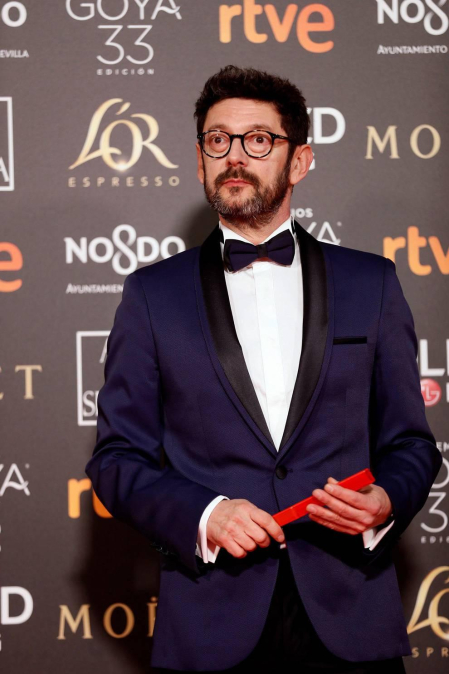Los primeros invitados a la 33 ceremonia de los Premios Goya han comenzado a llegar a la alfombra roja del Palacio de Exposiciones y Congresos de Sevilla (FIBES) hacia las 18.20 horas de este sábado 2 de febrero