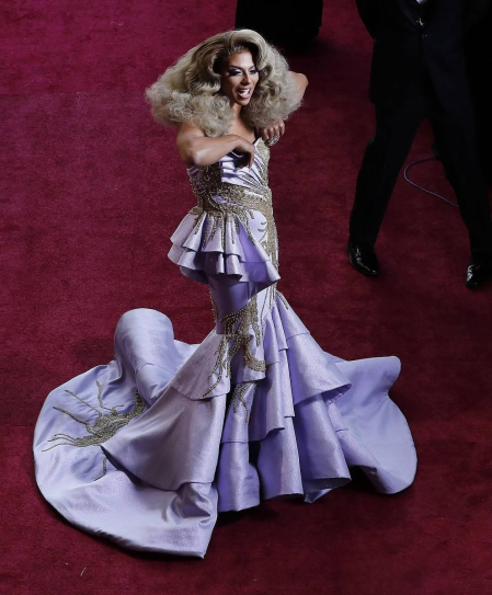 Los looks que han lucido sobre la alfombra roja los invitados a los premios Oscar 2019.