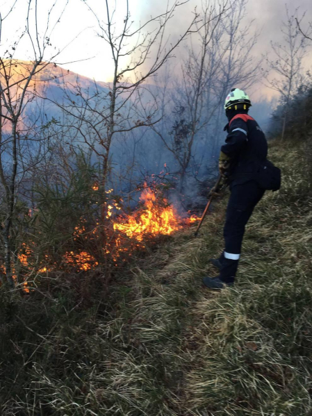 El Gobierno foral solicita apoyo aéreo al Gobierno central para extinguir un incendio en Goizueta
