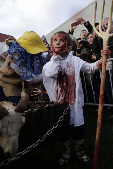 Las fotografías del Carnaval de Alsasua de este martes.