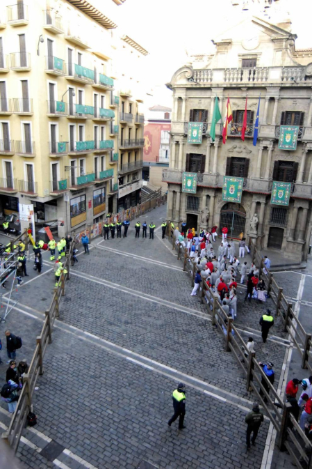 La grabación del filme, que ha arrancado a las 8 horas, ha cortado el tránsito peatonal de varias calles del Casco Viejo hasta las 20 horas