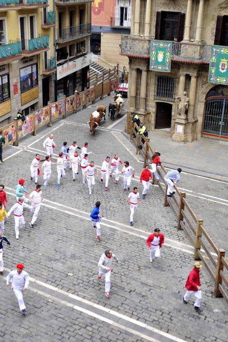 La grabación del filme, que ha arrancado a las 8 horas, ha cortado el tránsito peatonal de varias calles del Casco Viejo hasta las 20 horas