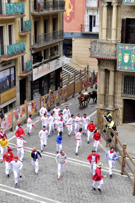La grabación del filme, que ha arrancado a las 8 horas, ha cortado el tránsito peatonal de varias calles del Casco Viejo hasta las 20 horas