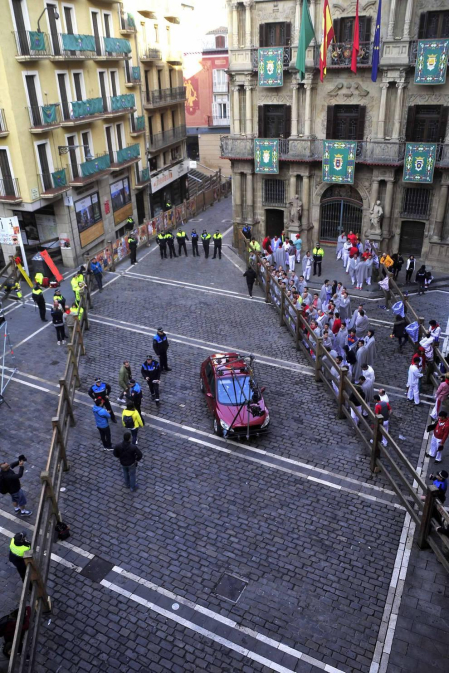 La grabación del filme, que ha arrancado a las 8 horas, ha cortado el tránsito peatonal de varias calles del Casco Viejo hasta las 20 horas