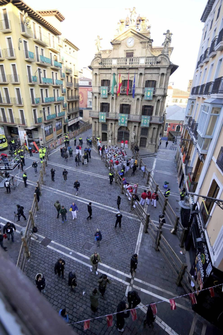La grabación del filme, que ha arrancado a las 8 horas, ha cortado el tránsito peatonal de varias calles del Casco Viejo hasta las 20 horas