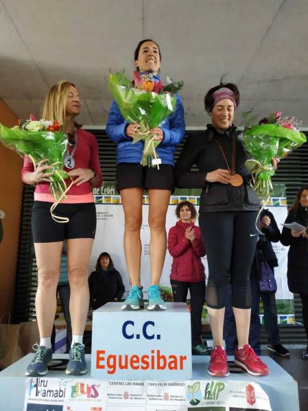 Fotos de los participantes de la Carrera Solidaria Pro Hiru Hamabi de Sarriguren.