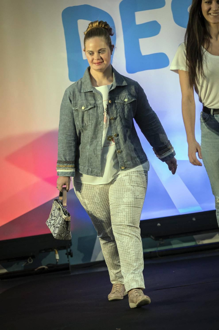 La Morea acogió el desfile de moda inclusiva que impulsa la Asociación Síndrome de Down en su octava edición. Participaron 50 modelos de todas las edades con síndrome de Down de la Agencia de Modelos DejaVú.