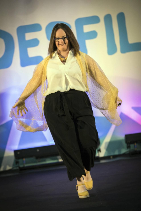 La Morea acogió el desfile de moda inclusiva que impulsa la Asociación Síndrome de Down en su octava edición. Participaron 50 modelos de todas las edades con síndrome de Down de la Agencia de Modelos DejaVú.