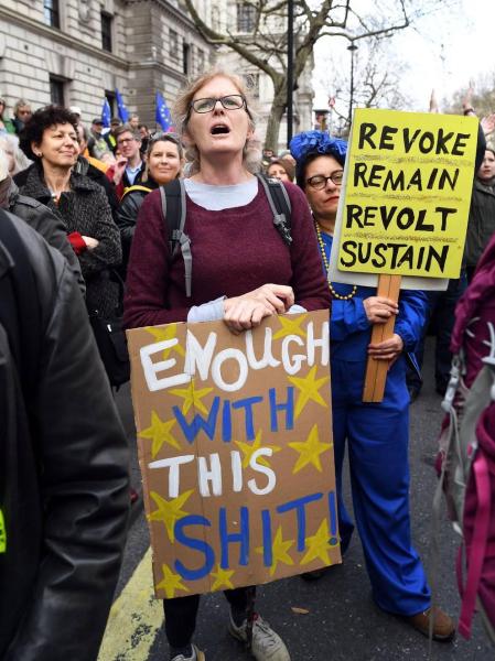 Cientos de miles de personas se manifiestan por un referéndum del 'brexit'