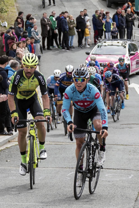 El francés Jonathan Hivert, del equipo Direct Energie, ganó el XXI Gran Premio Induráin, disputado en Navarra con un recorrido de 193 kilómetros, con salida y llegada en Estella.