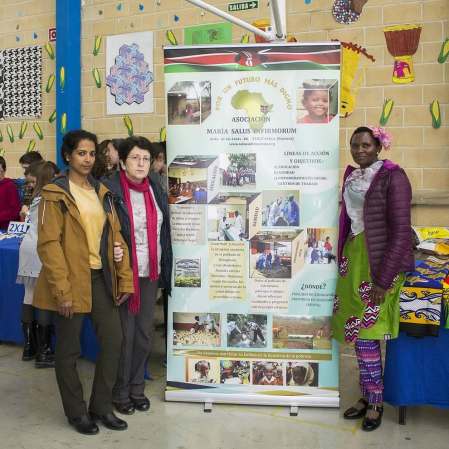 La VII Jornada de Solidaridad del colegio del Puy de Estella reunió el 5 de abril a alumnado, profesorado, familias y amigos de este centro en las instalaciones educativas para participar en un intenso programa de actividades gracias al cual se consiguieron recuadar fondos para poner en marcha un proyecto de ayuda en Kiongwani (Kenia).