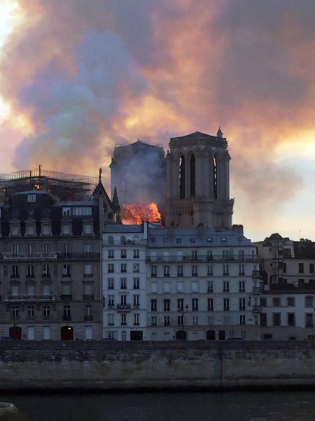 Imágenes del incendio en la catedral Notre Dame de París.
