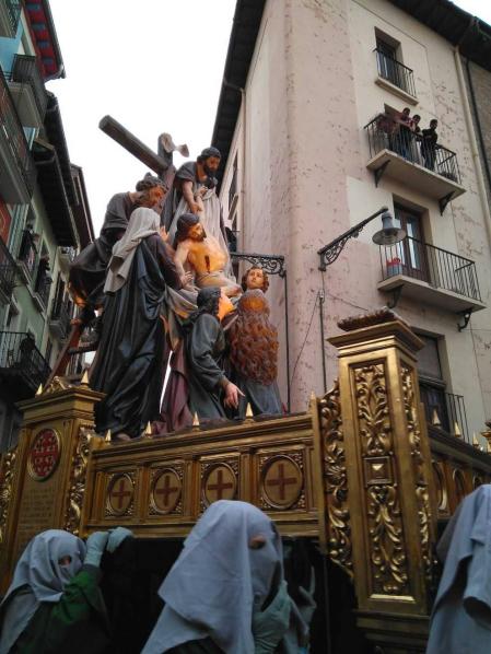 Fotos de los pasos de la procesión del Santo Entierro de Pamplona de 2019