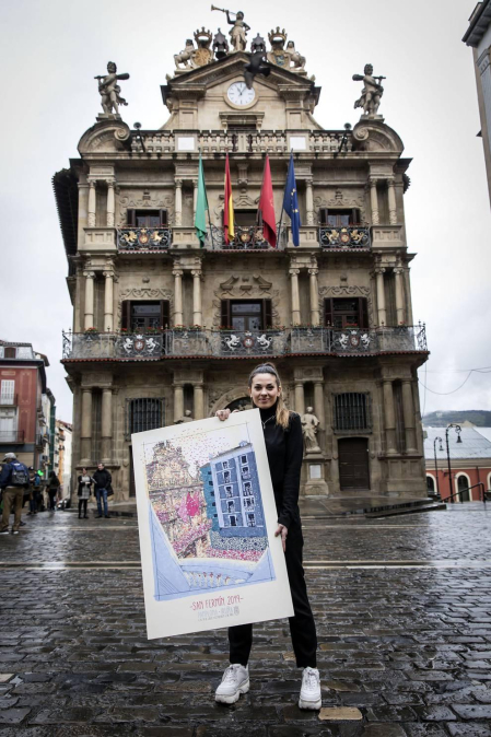 La autora es una vecina de Burlada de 24 años, técnica en Diseño Gráfico y Publicidad, Edurne Taínta