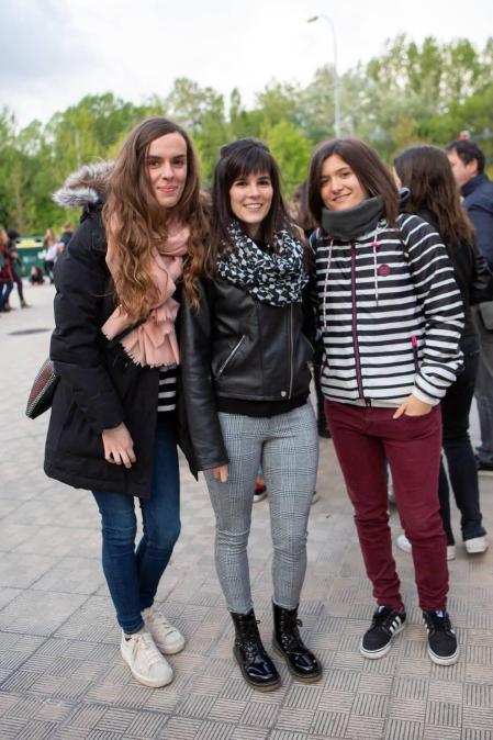 Las treinta y ocho mejores actuaciones de la pasada edición de Operación Triunfo se pasearon por el escenario del Navarra Arena para delirio de las más de diez mil personas que se reunieron, el viernes 3 de mayo, para la ocasión. Un público predominantemente joven disfrutó de las dos horas y media de espectáculo musical.