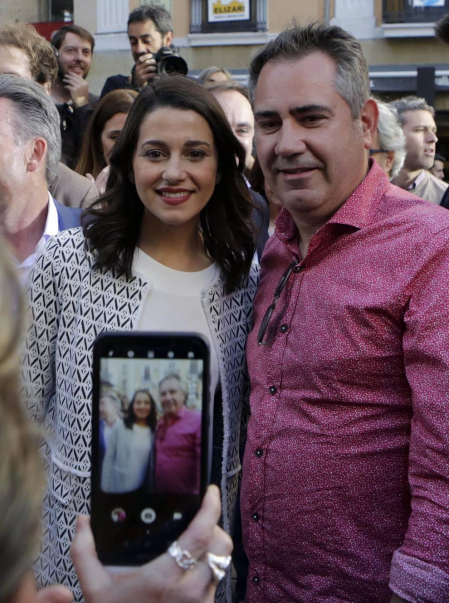 La portavoz nacional de Ciudadanos estuvo en la Plaza Consistorial junto a José Jacier Esparza este martes, 14 de mayo.