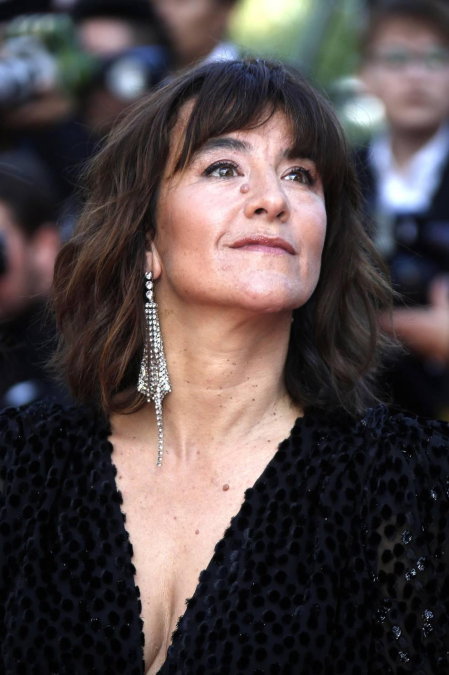 Antonio Banderas ha recibido el premio a mejor actor por su papel en 'Dolor y gloria'. La Palma de Oro ha sido para Bong Joon-ho por 'Parasite'