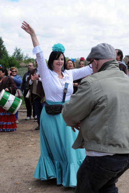 A primera hora de la mañana del sábado 25 de mayo, los romeros se acercaron a la explanada del río situada cerca de los Baños de Fitero para iniciar el recorrido hasta el Barranco, donde se celebró la misa rociera. Ya de vuelta al pueblo, los participantes disfrutaron de una comida popular en la plaza de San Raimundo que estuvo amenizada por el baile de sevillanas y en la que participó el coro rociero Senda Ancha.