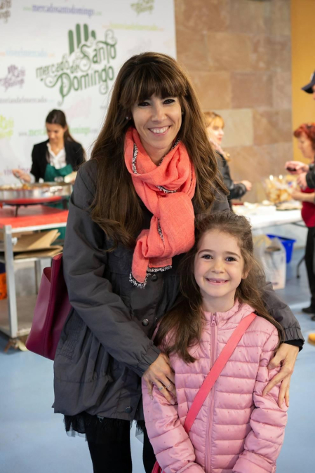 El sábado 25 los mercados municipales de Pamplona celebraron diferentes degustaciones bajo el título 'Saborea la primavera'. La cámara de ¡Click! se acercó al mercado de Santo Domingo, donde la sociedad Napardi se encargó de repartir 300 pinchos de cordero al chilindrón. El dinero recaudado se destinará a GERNA (Grupo de Enfermedades Raras de Navarra).