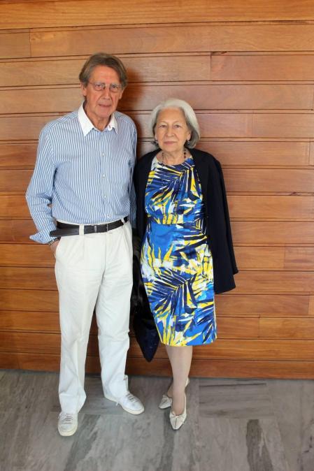 La Universidad para Mayores Francisco Ynduráin, que celebra su 20 aniversario, cerró el 1 de junio el curso académico 2018-19 con la entrega de los correspondientes diplomas a los estudiantes, la apertura de una exposición en la Casa de Cultura de Aoiz y una comida final de confraternización en el restaurante Beti Jai.