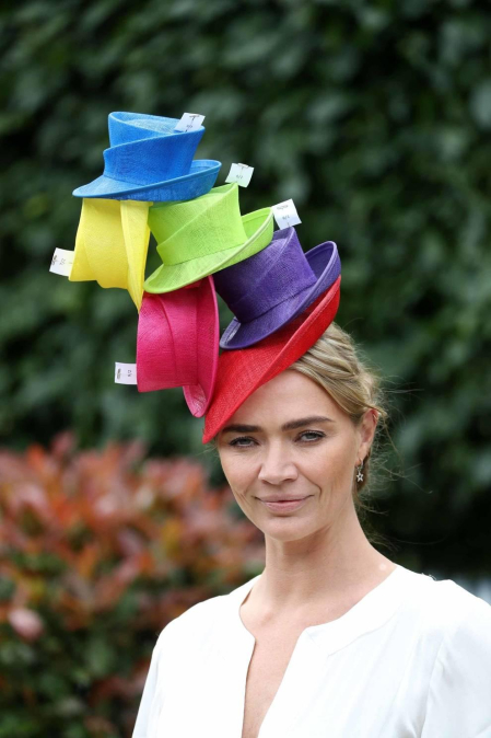 Fotos de los tocados y chisteras en las carreras de Ascot