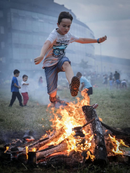 Los navarros celebraron la noche del 23 al 24 de junio, la considerada más corta del año, la tradicional fiesta con las hogueras.