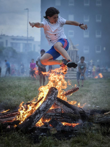 Los navarros celebraron la noche del 23 al 24 de junio, la considerada más corta del año, la tradicional fiesta con las hogueras.