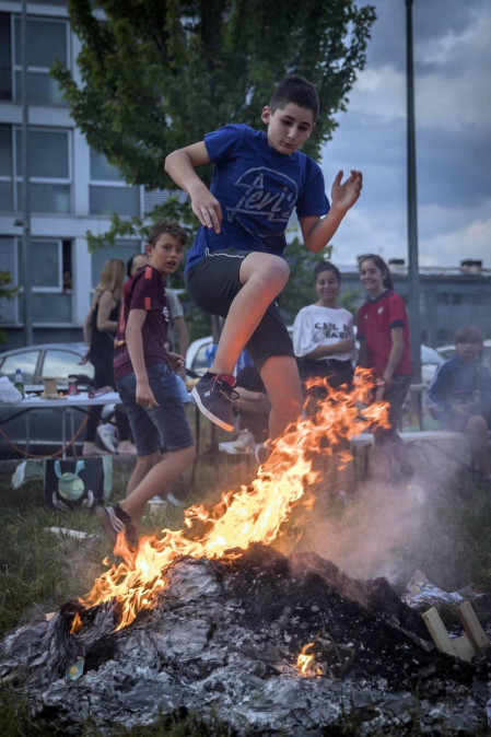 Los navarros celebraron la noche del 23 al 24 de junio, la considerada más corta del año, la tradicional fiesta con las hogueras.