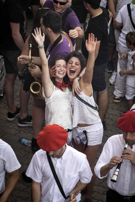 Fotos del cohete de inicio de las fiestas de Barañáin 2019
