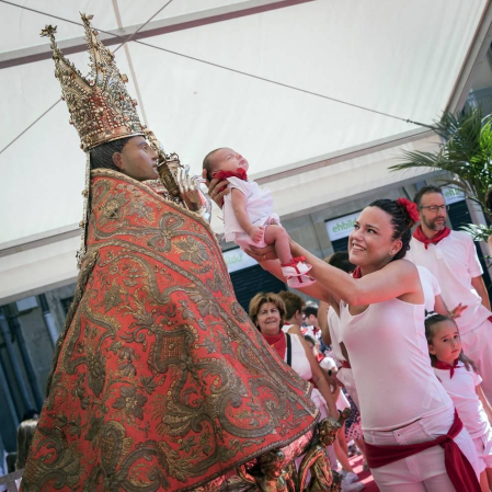 Fotos de la ofrenda floral infantil de los Sanfermines 2019