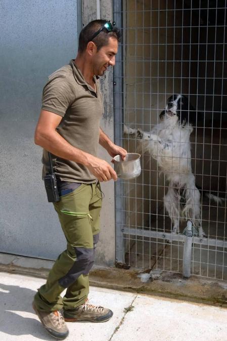 Los vecinos de Sánsoain (Leoz) lamentan la situación de olvido en la que dicen sentirse desde que la riada del 8 de julio echase abajo el puente. Para salir del pueblo y llegar a Tafalla deben hacerlo por unas pistas forestales intransitables