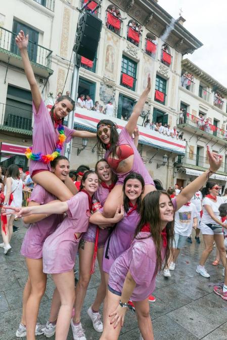 Este miércoles 24 de julio comenzaron las fiestas de Santa Ana en Tudela con el tradicional lanzamiento del cohete.