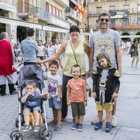 Estella ha celebrado la edición número veintidós de su Semana Medieval, que en esta ocasión ha trasladado a la ciudad al año 1090, cuando el monarca Sancho Ramírez, rey de Aragón y de Pamplona, le concedió su fuero.