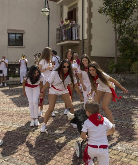 Fotos del cohete de fiestas de Beriáin Viejo 2019